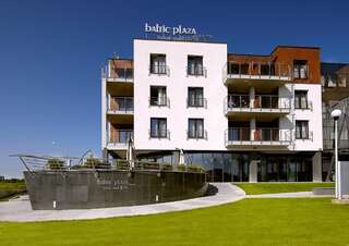 Отель Baltic Plaza Hotel Medi Spa Колобжег Улучшенные апартаменты с балконом (для 5 взрослых)-6